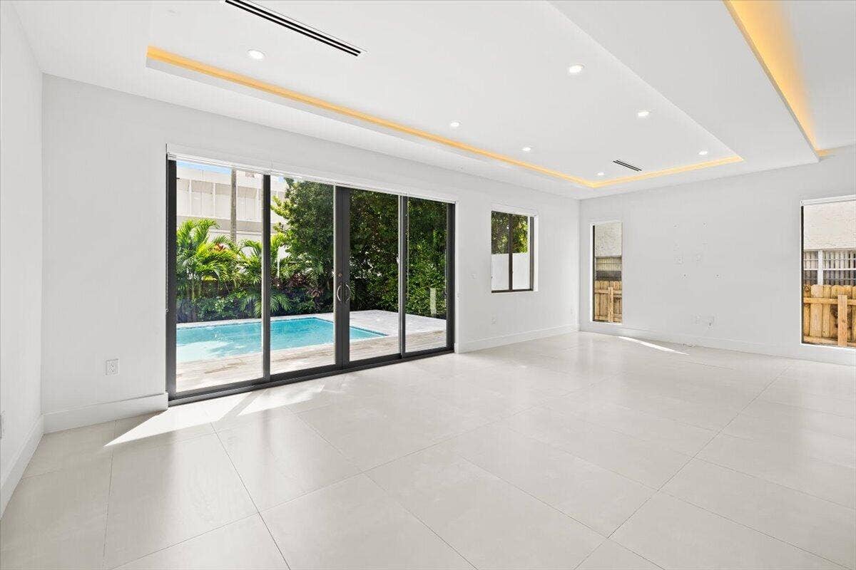 828 SW 30TH Street, Fort Lauderdale, FL 33315 12-424A6897