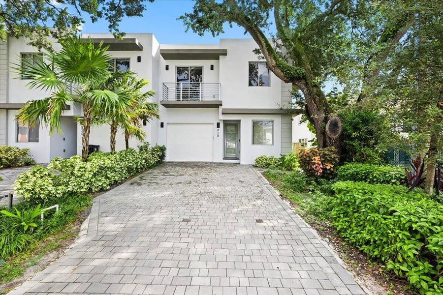 Property photo for 828 SW 30TH Street, Fort Lauderdale, FL