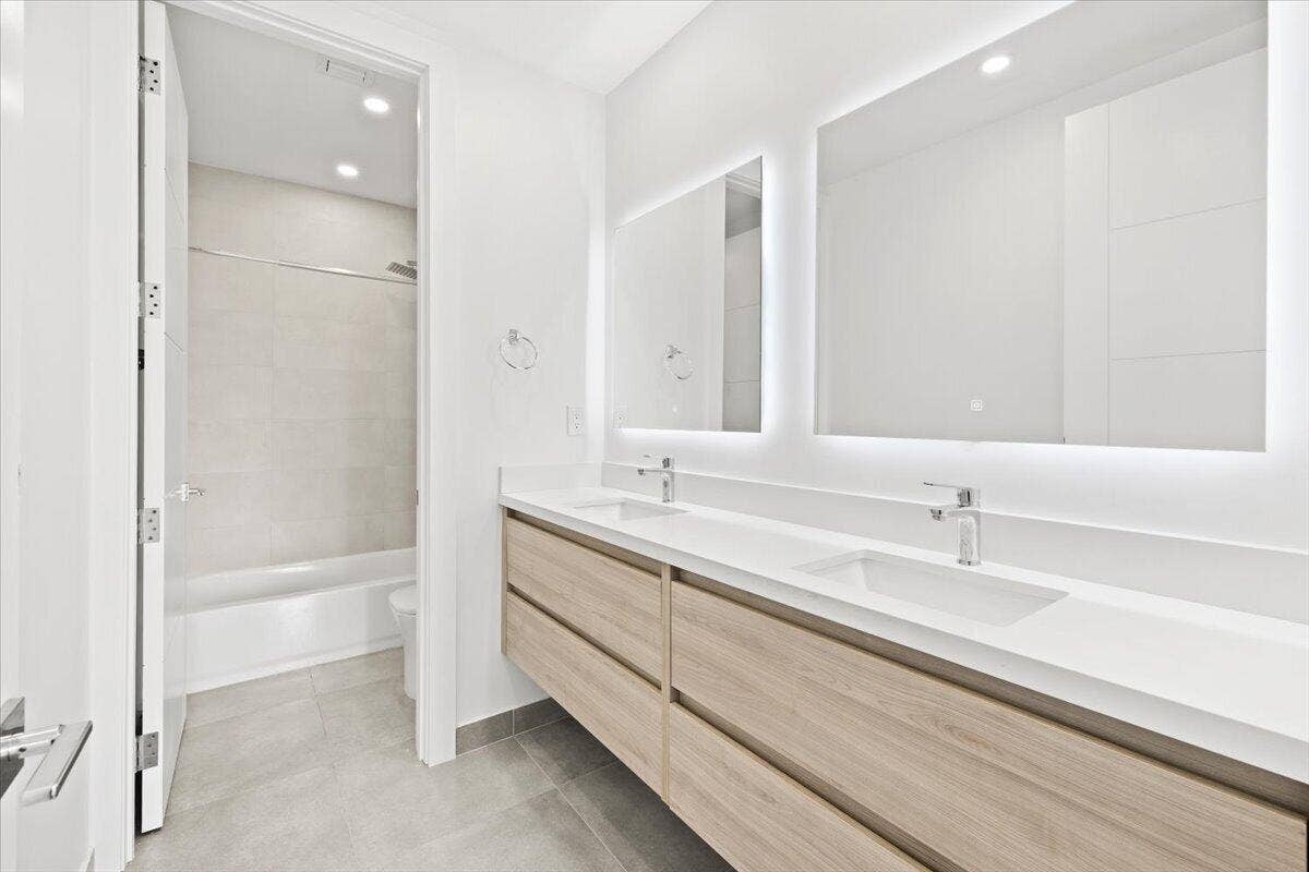 828 SW 30TH Street, Fort Lauderdale, FL 33315 27-424A6937