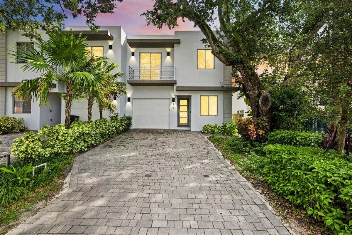 828 SW 30TH Street, Fort Lauderdale, FL 33315 02-424A7007 dte