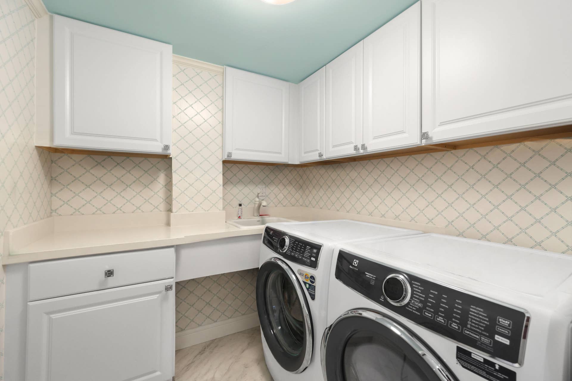 2150 S Ocean Boulevard, #1B, Delray Beach, FL 33483 Laundry