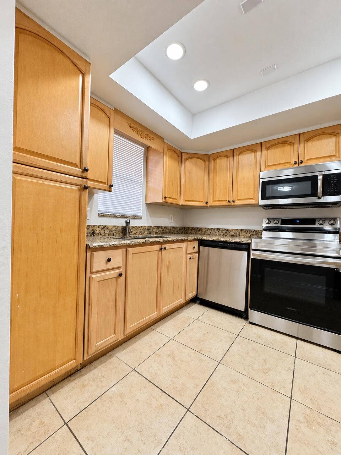Bright Modern U-Shaped Kitchen