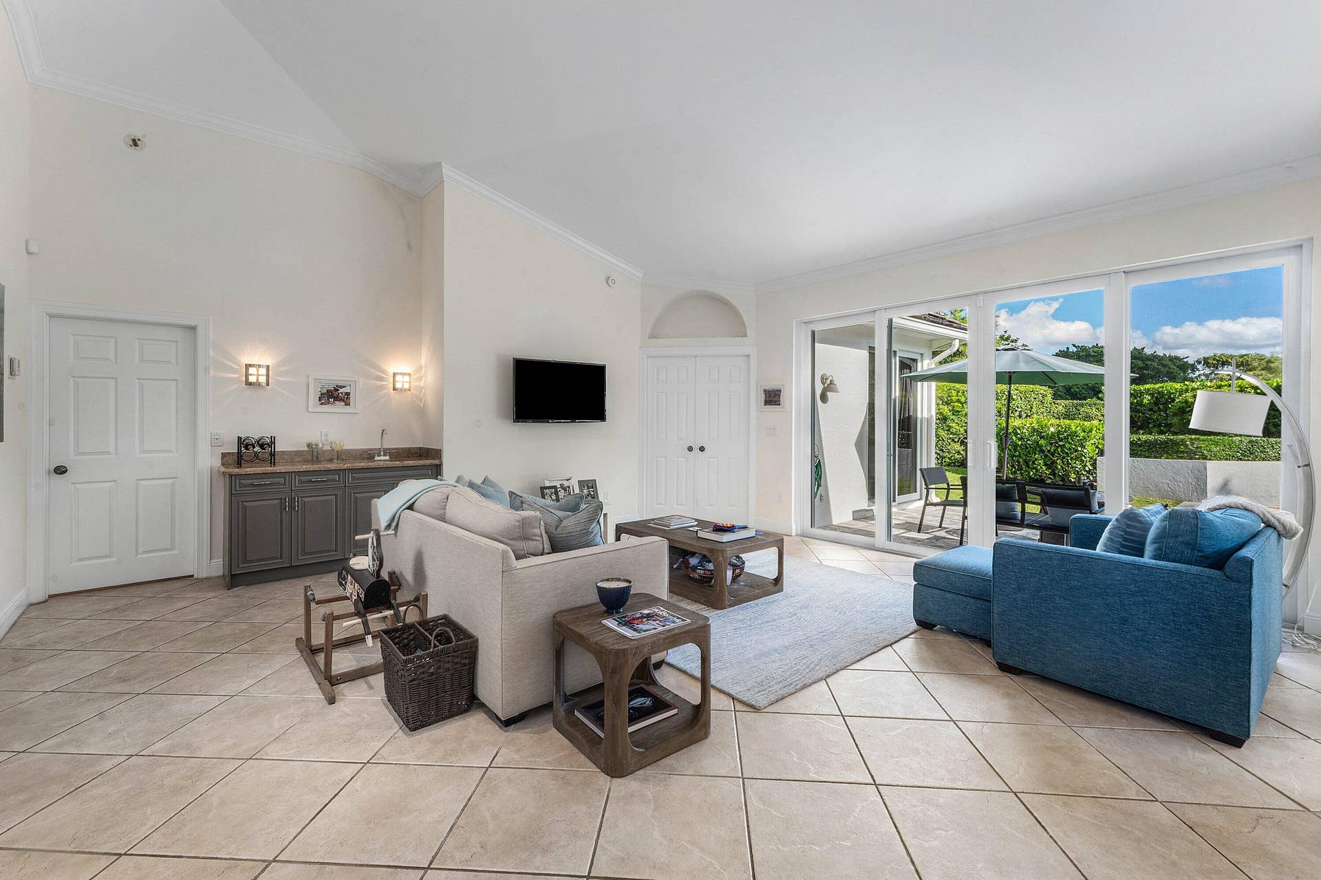 2514 Muir Circle, Wellington, FL 33414 Living Room