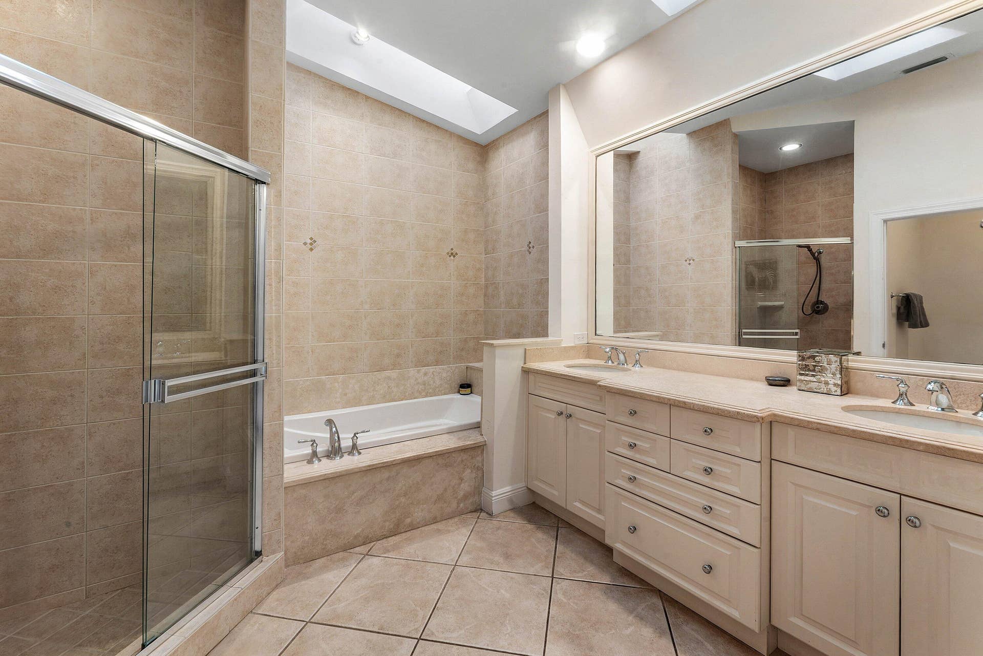 2514 Muir Circle, Wellington, FL 33414 Primary Bath