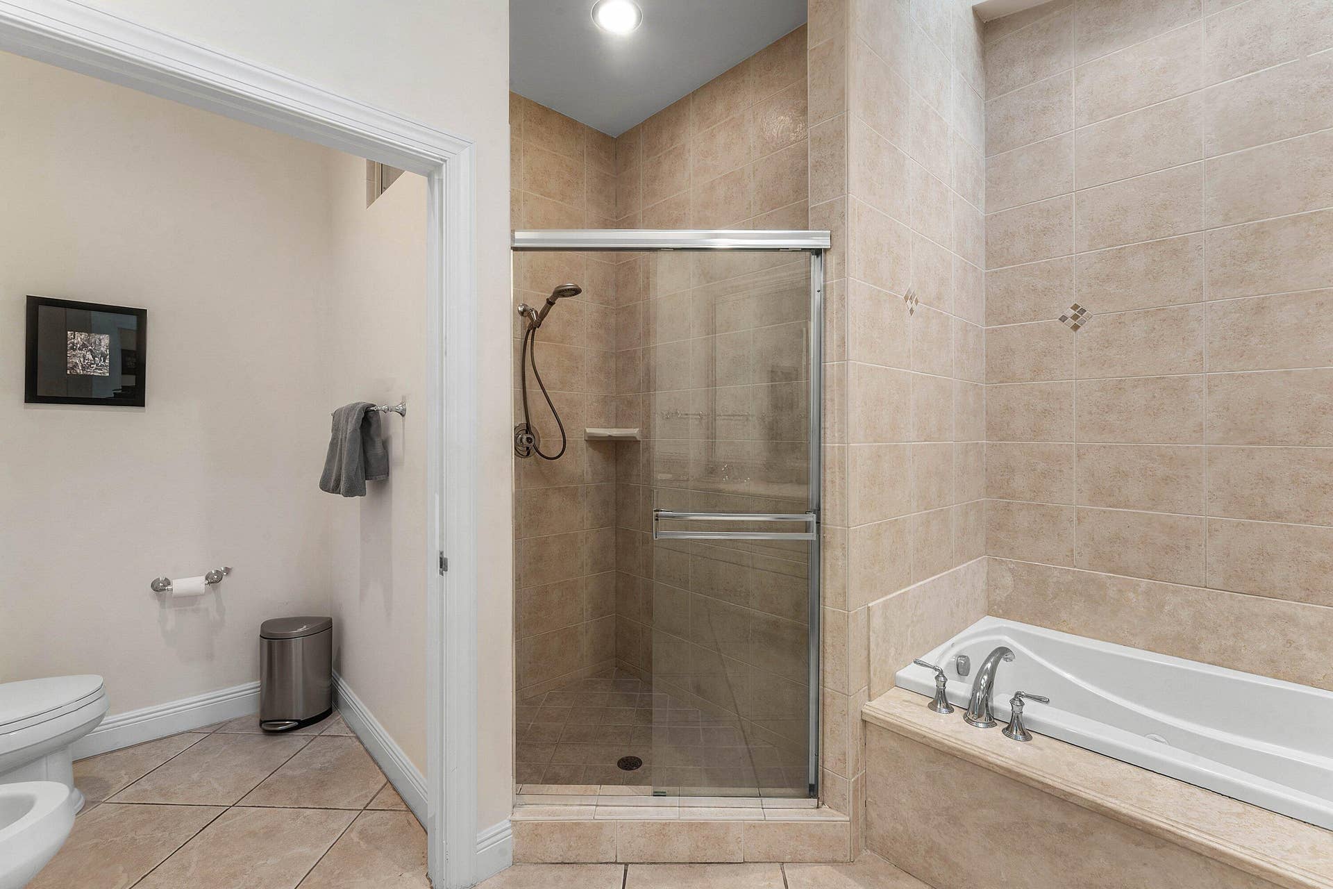2514 Muir Circle, Wellington, FL 33414 Primary Bath