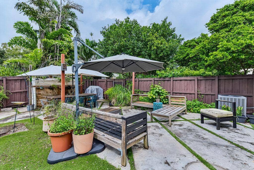2902 N 33rd Terrace, Hollywood, FL 33021 Courtyard Outdoor space