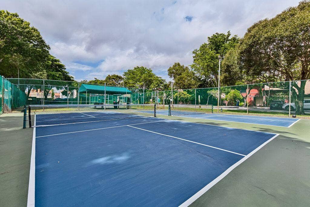 2902 N 33rd Terrace, Hollywood, FL 33021 Pickleball