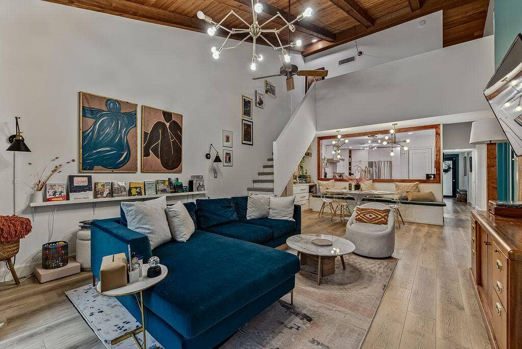 2902 N 33rd Terrace, Hollywood, FL 33021 Livingroom 2
