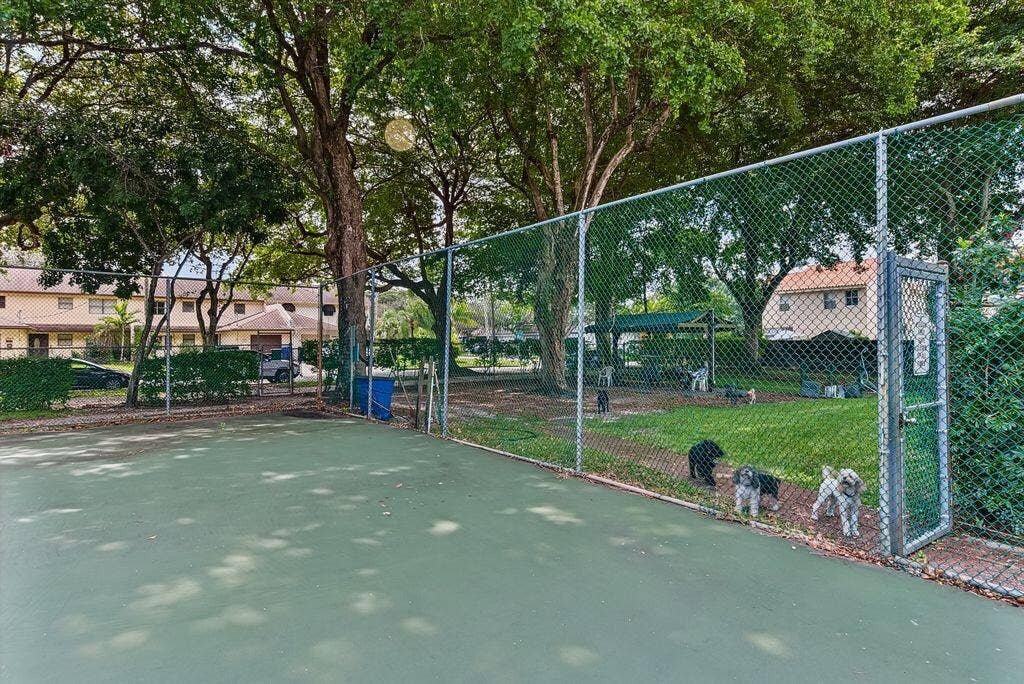 2902 N 33rd Terrace, Hollywood, FL 33021 Dog Park
