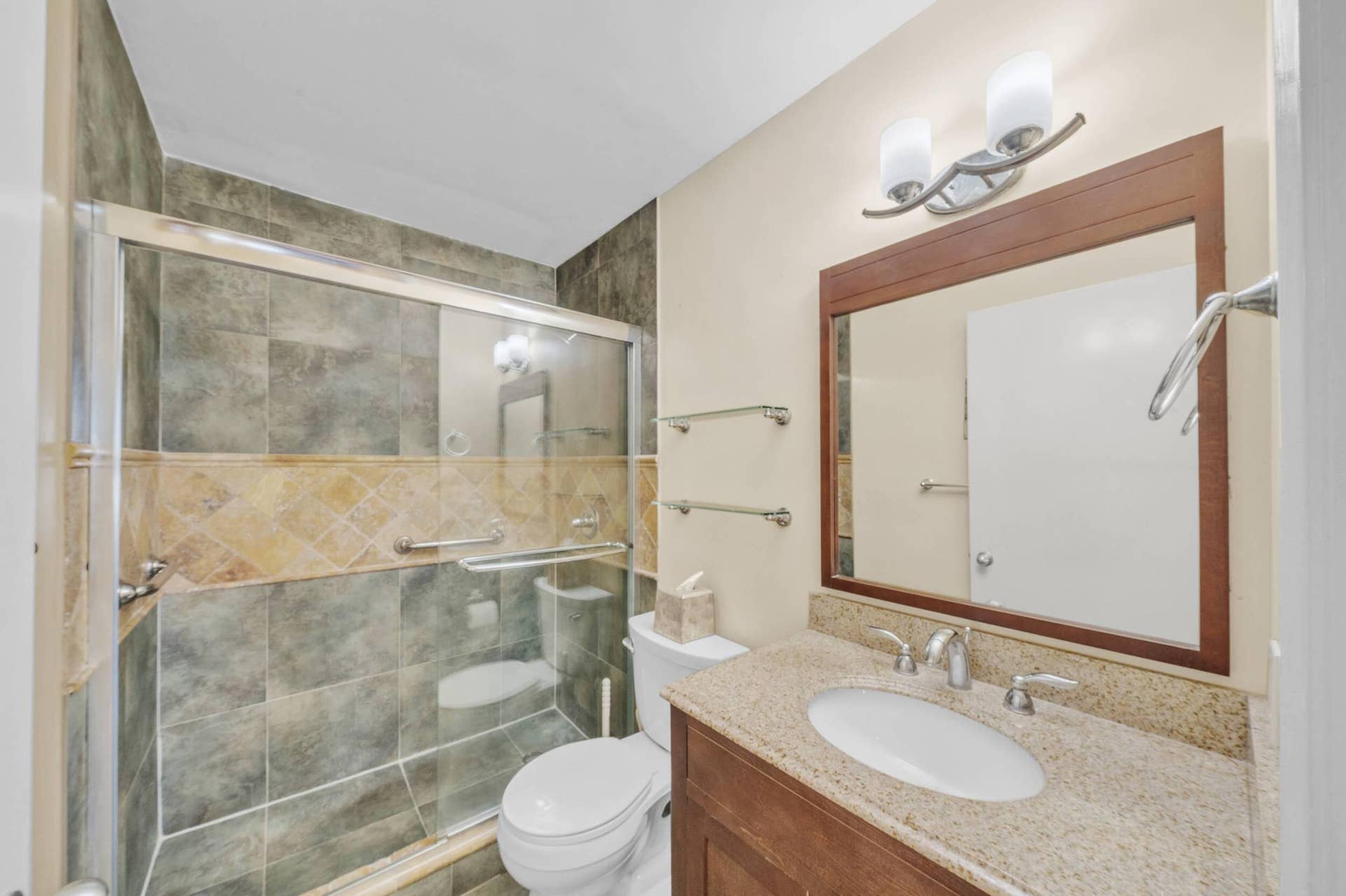 2nd Bathroom