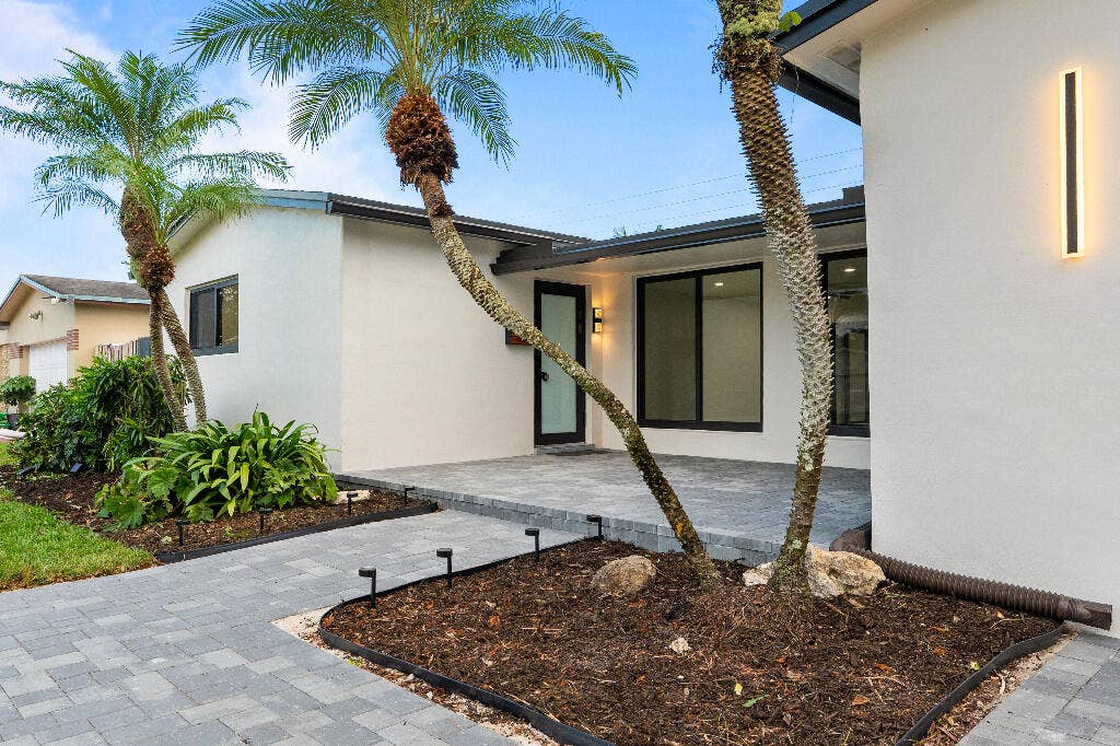9160 SW 54TH Place, Cooper City, FL 33328 42674_04_image-197897_10.18.2026