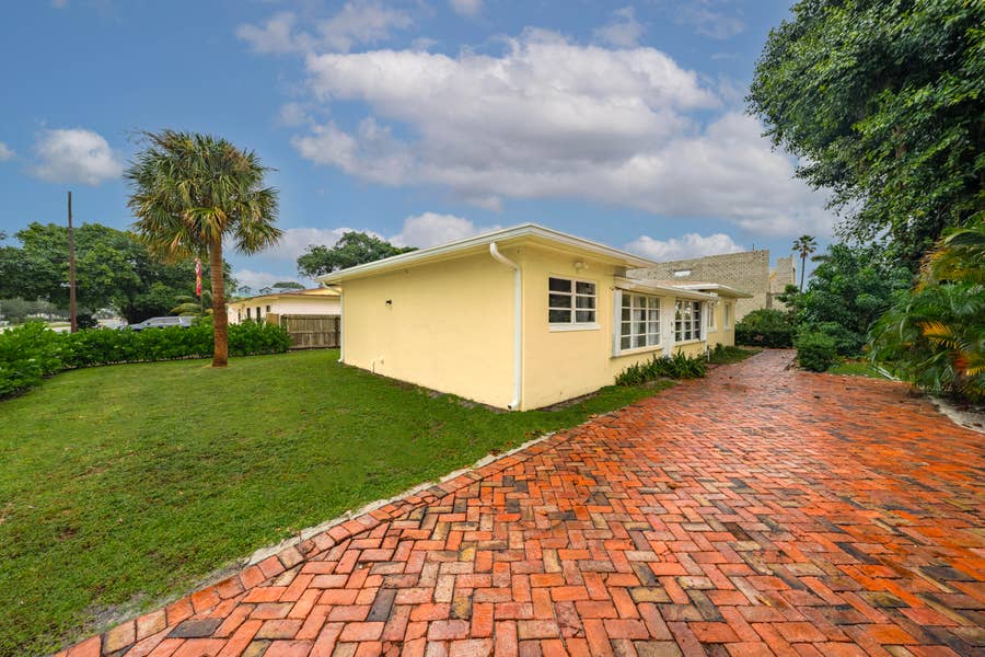 Property photo for 199 NW 9TH Street, Boca Raton, FL