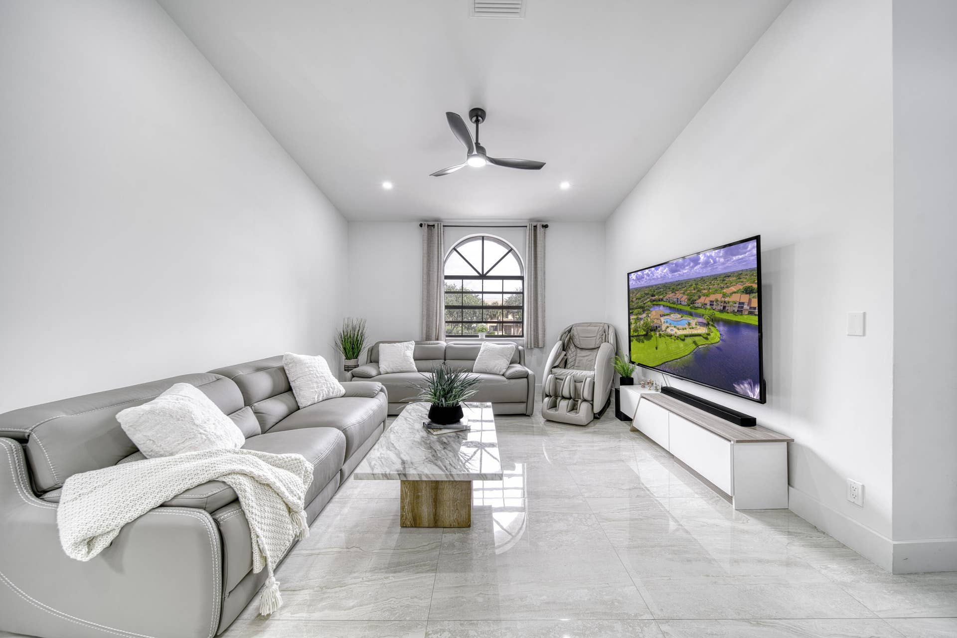10690 NW 14TH Street, #138, Plantation, FL 33322 Large-format porcelain tile and recessed lighting throughout.