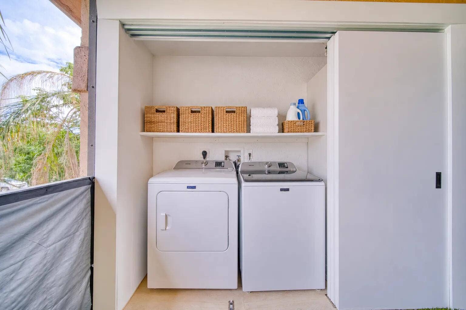 10690 NW 14TH Street, #138, Plantation, FL 33322 LAUNDRY
