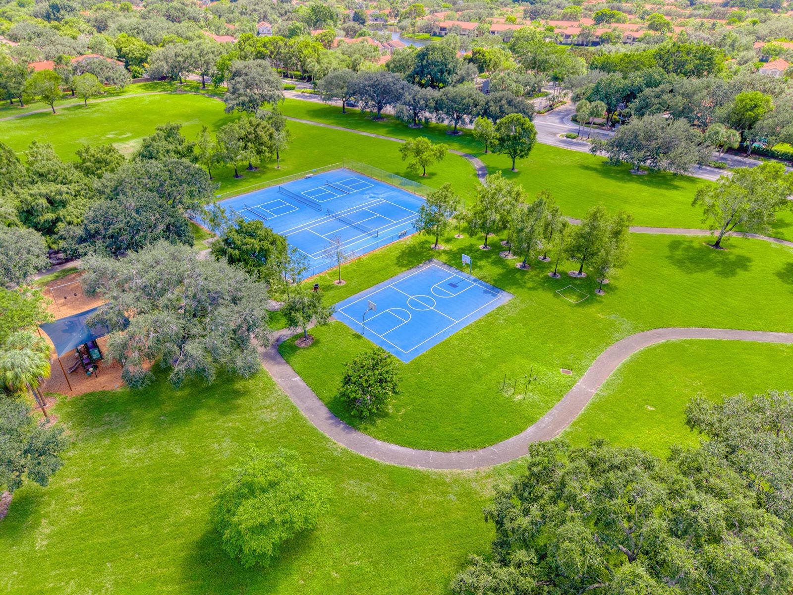 10690 NW 14TH Street, #138, Plantation, FL 33322 TENNINS AND BASKETBALL COURT