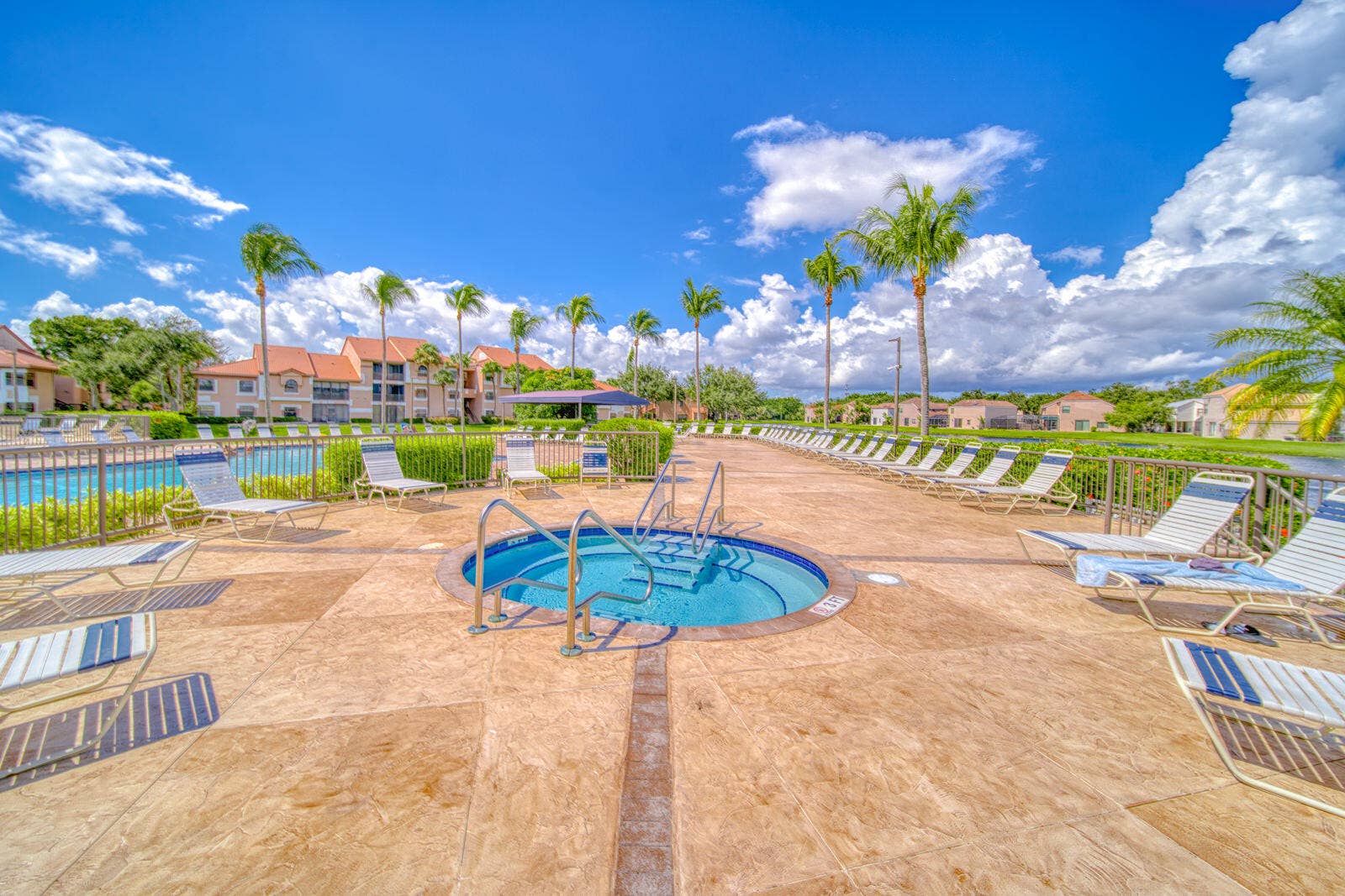 10690 NW 14TH Street, #138, Plantation, FL 33322 JACUZZI