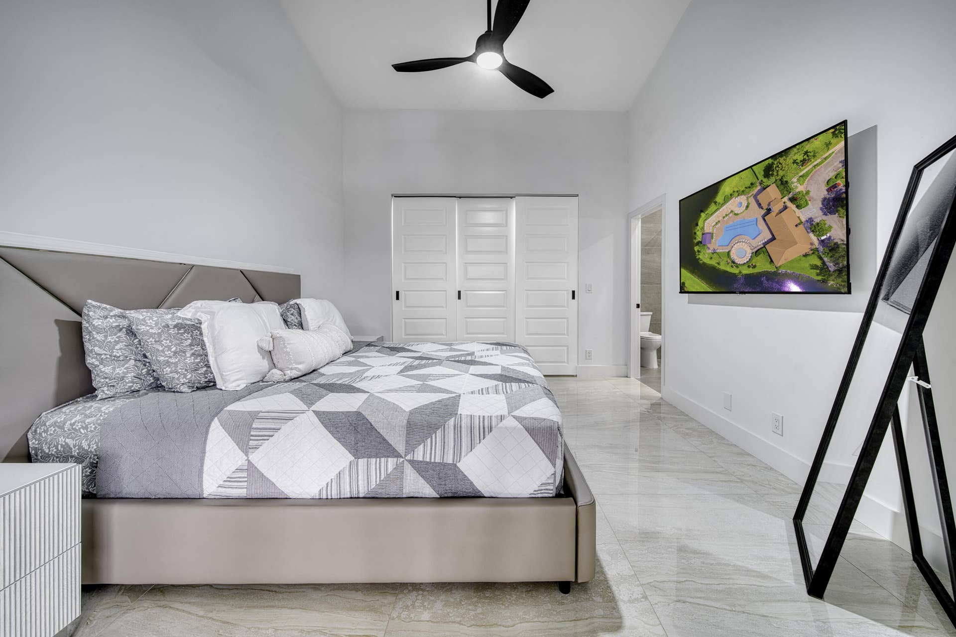 10690 NW 14TH Street, #138, Plantation, FL 33322 Spacious primary bedroom with abundant natural light.