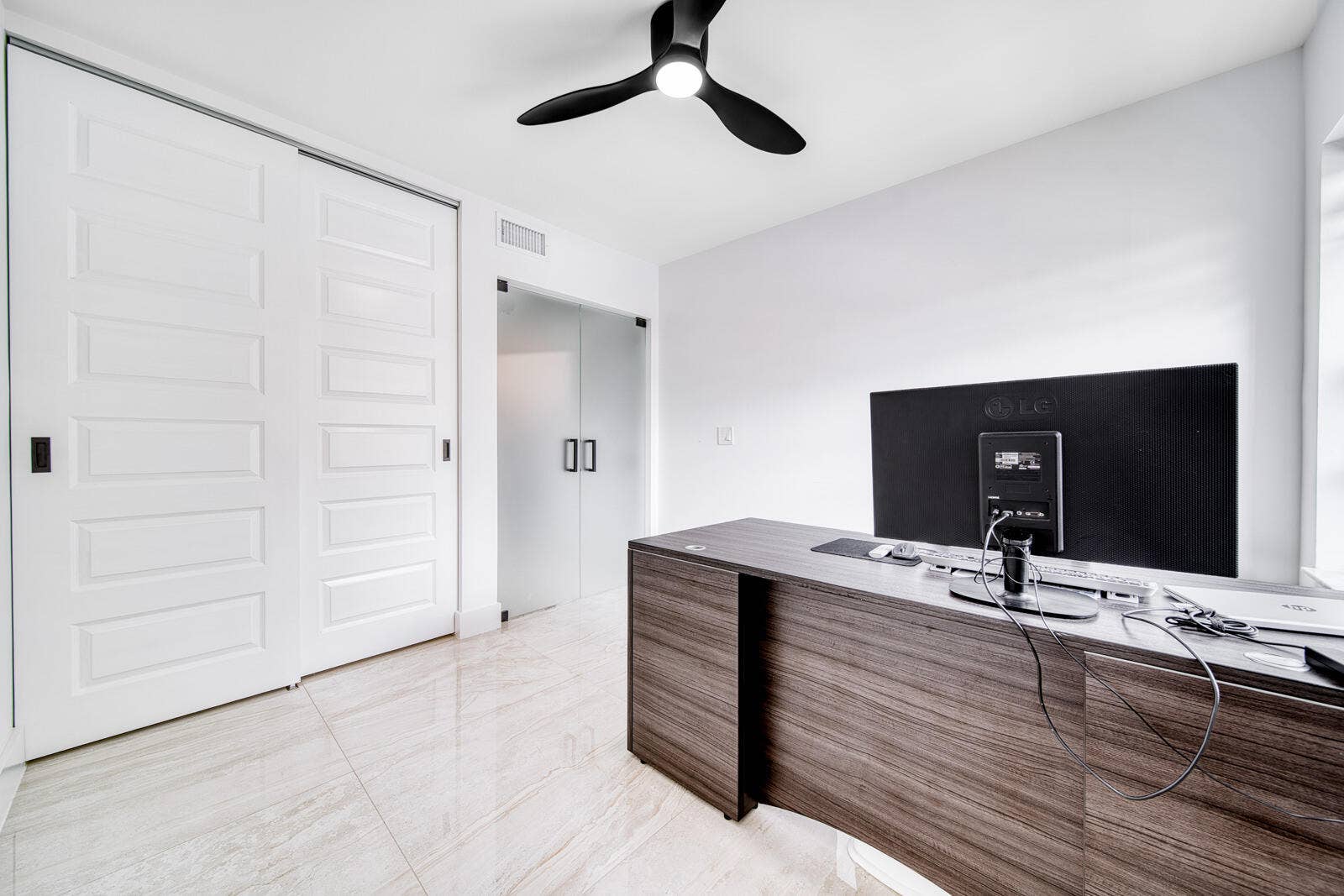 10690 NW 14TH Street, #138, Plantation, FL 33322 Flexible space for a bedroom, guest room, or home office.
