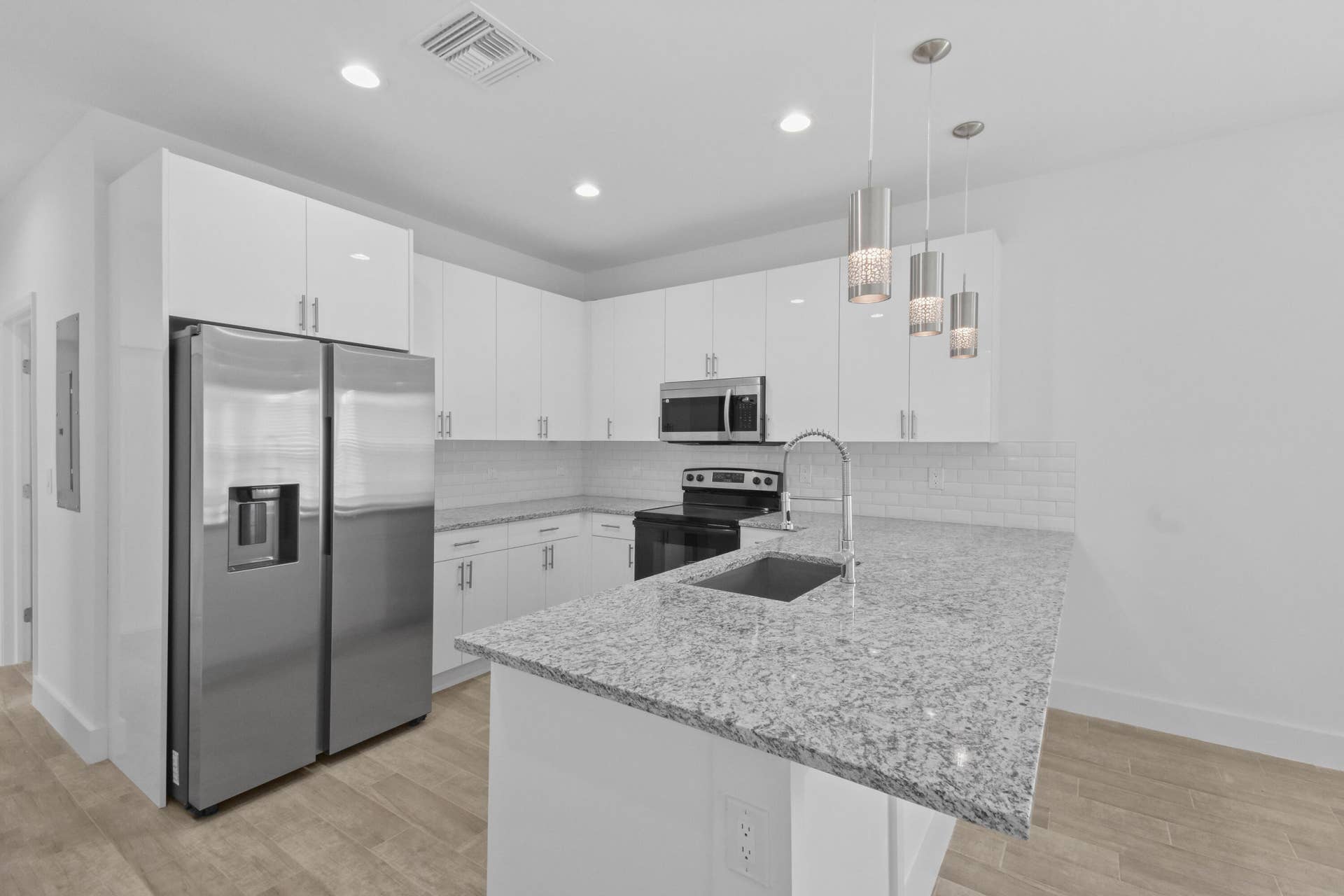 3804 Greenwood Avenue, West Palm Beach, FL 33407 3804GreenwoodAve(13)