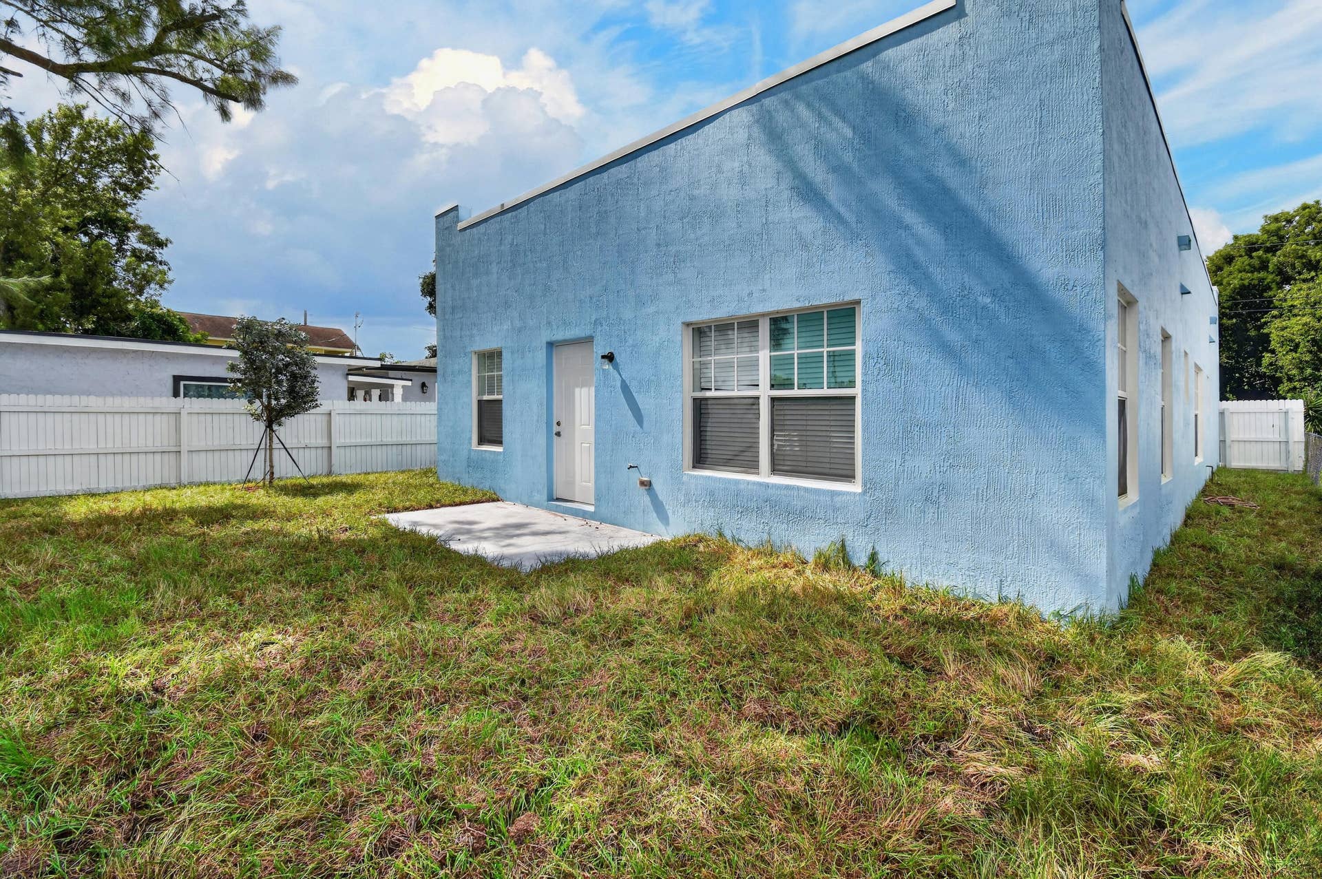 3804 Greenwood Avenue, West Palm Beach, FL 33407 3804GreenwoodAveExteriors2026(8)