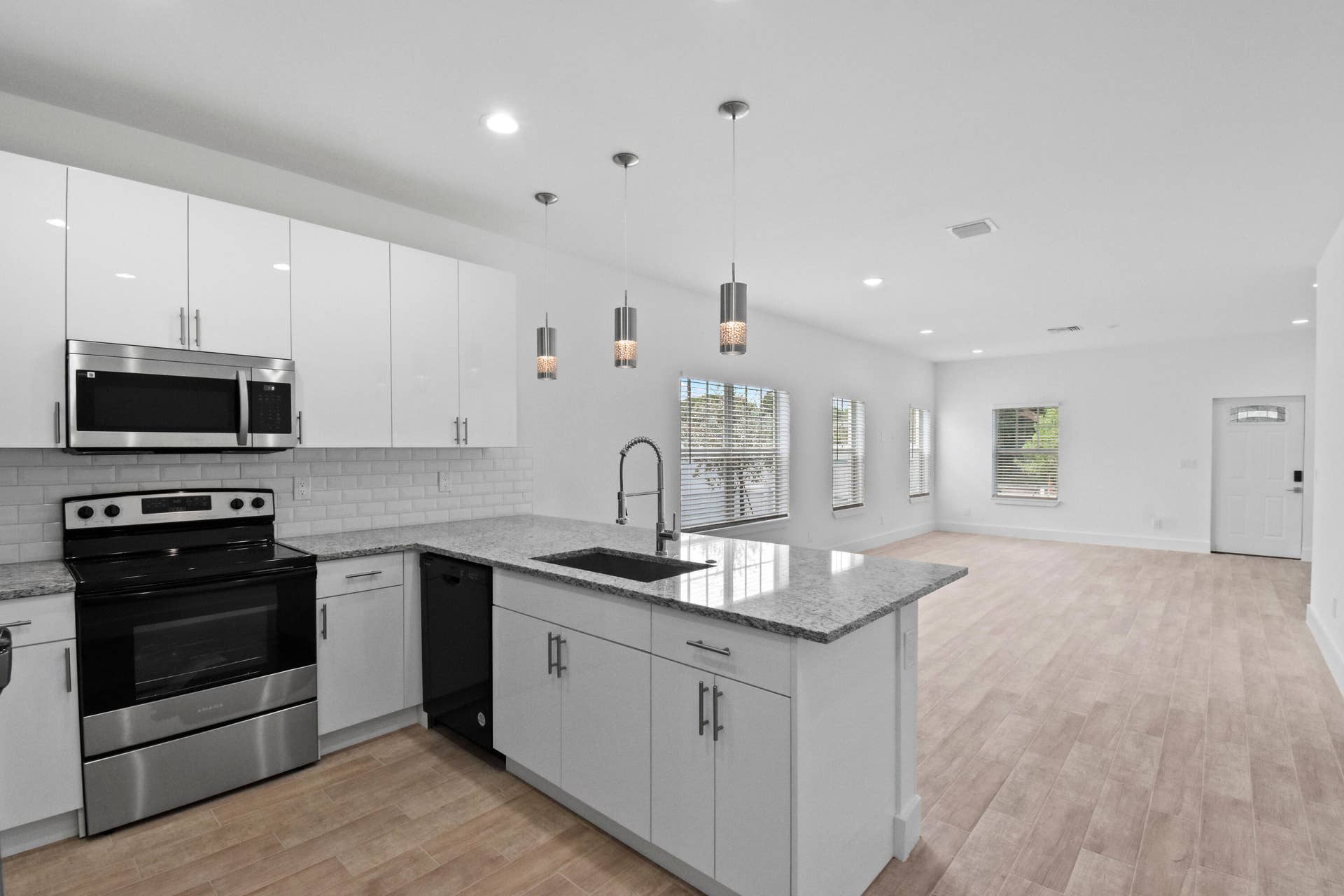 3804 Greenwood Avenue, West Palm Beach, FL 33407 3804GreenwoodAve(15)