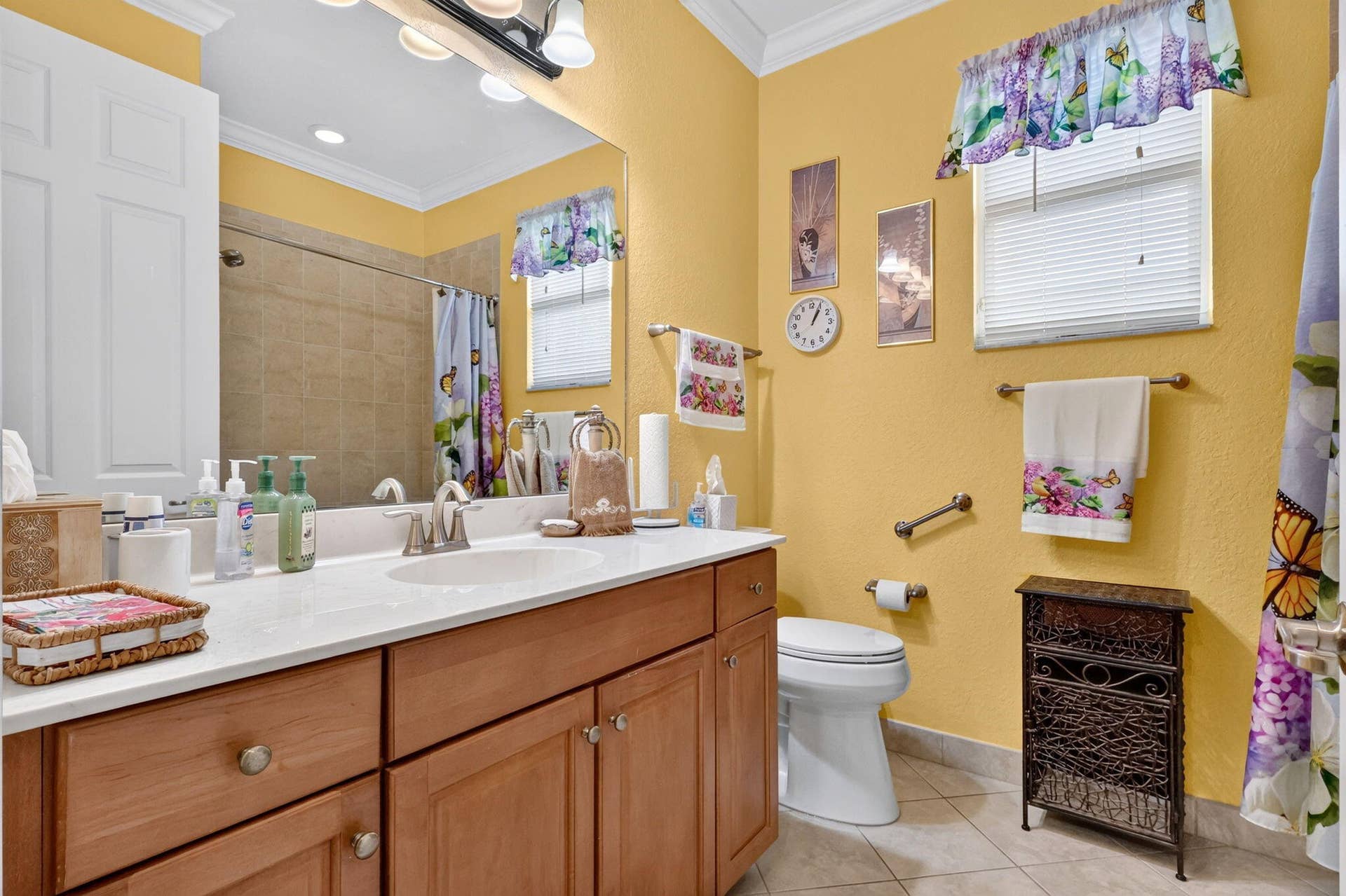 6311 ASTOR Place, Vero Beach, FL 32966 Guest Bathroom