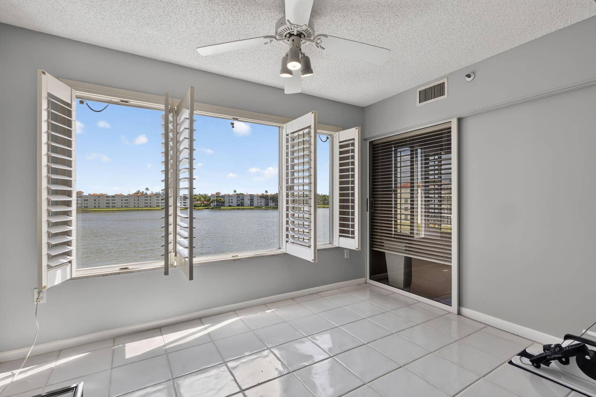 14096 HUNTINGTON POINTE Drive, #305, Delray Beach, FL 33484 28-web-or-mls-_14A8634