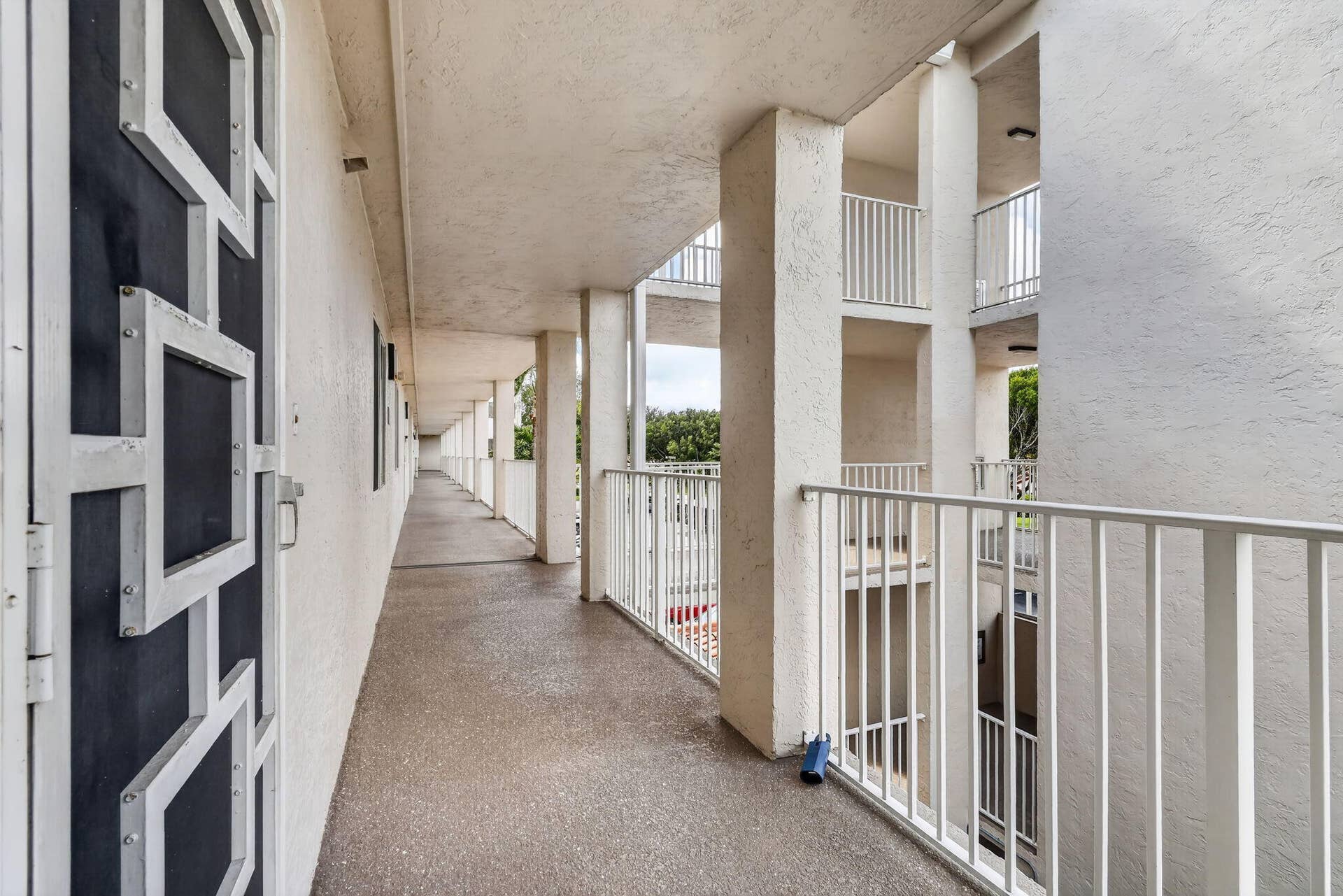 14096 HUNTINGTON POINTE Drive, #305, Delray Beach, FL 33484 42-web-or-mls-_14A8709