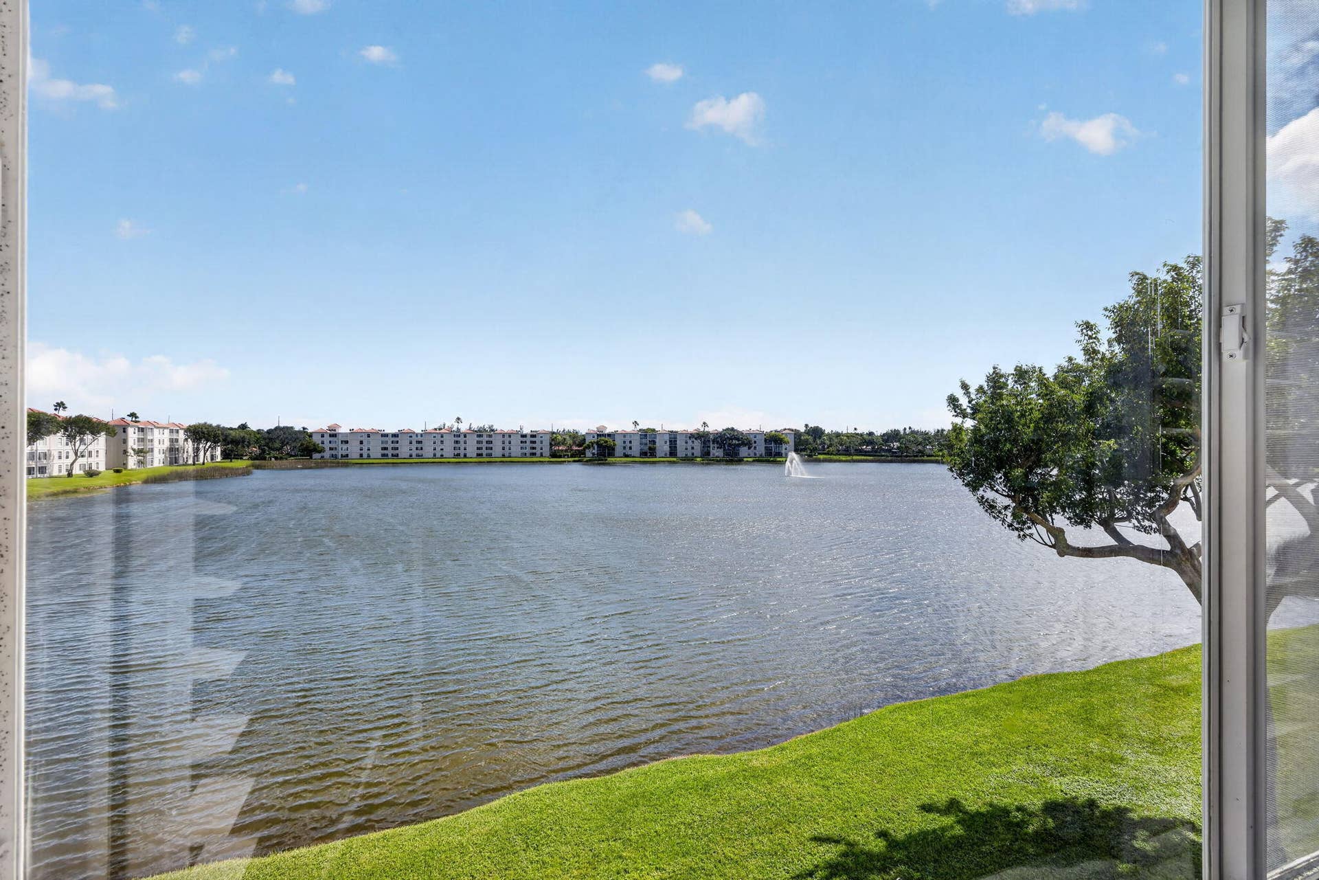 14096 HUNTINGTON POINTE Drive, #305, Delray Beach, FL 33484 32-web-or-mls-_14A8655