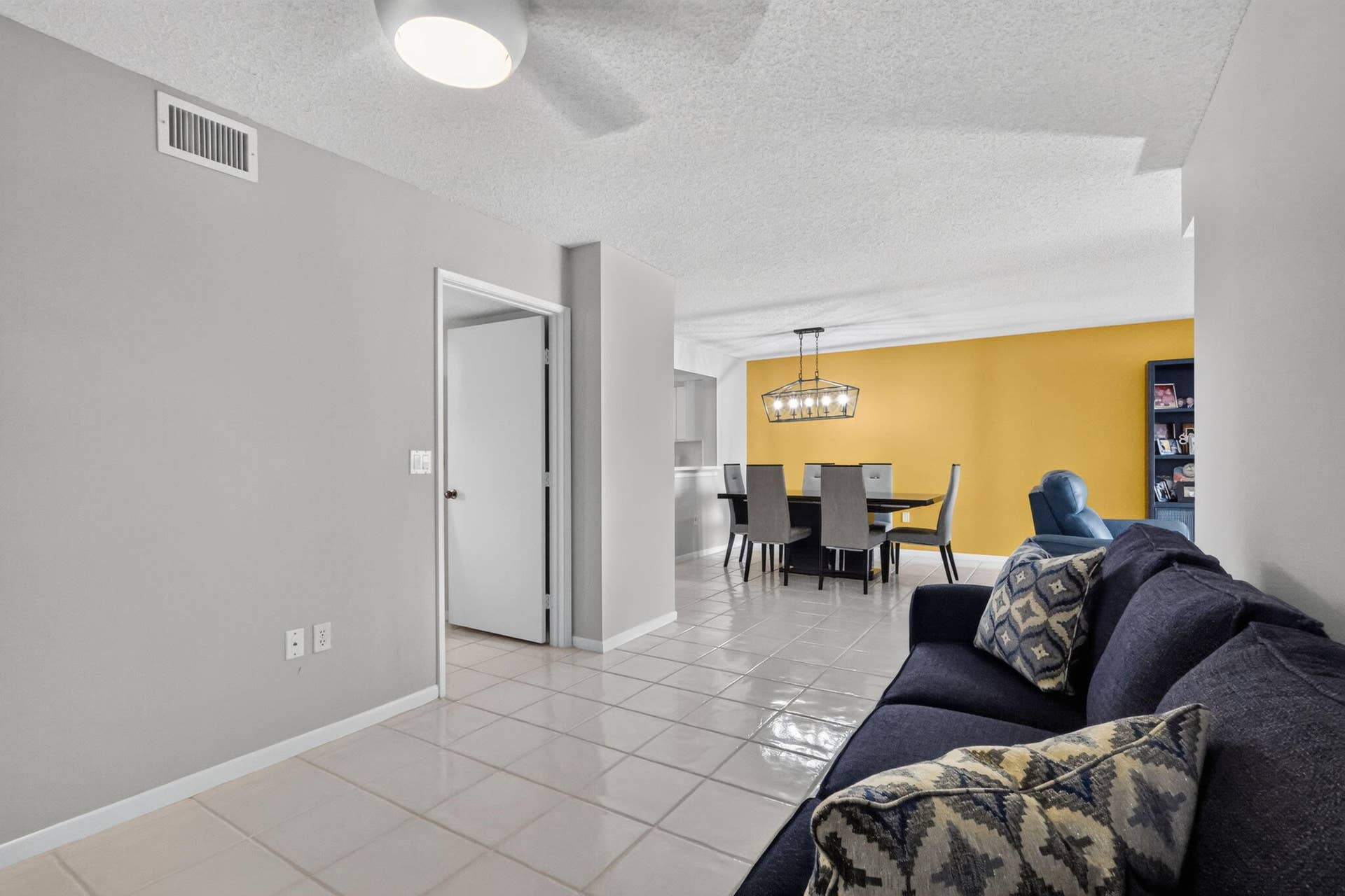 14096 HUNTINGTON POINTE Drive, #305, Delray Beach, FL 33484 17-web-or-mls-_14A8575