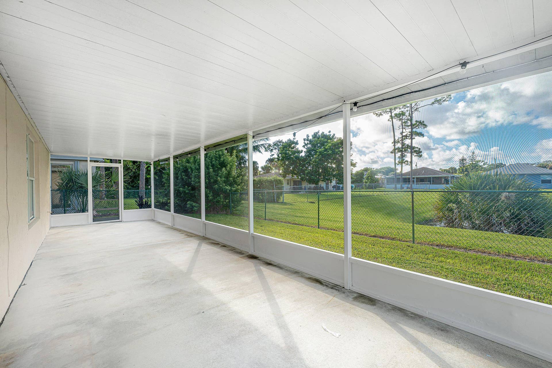 5427 Club Circle, Haverhill, FL 33415 023-5427ClubCircle-Haverhill-FL-33415-SM
