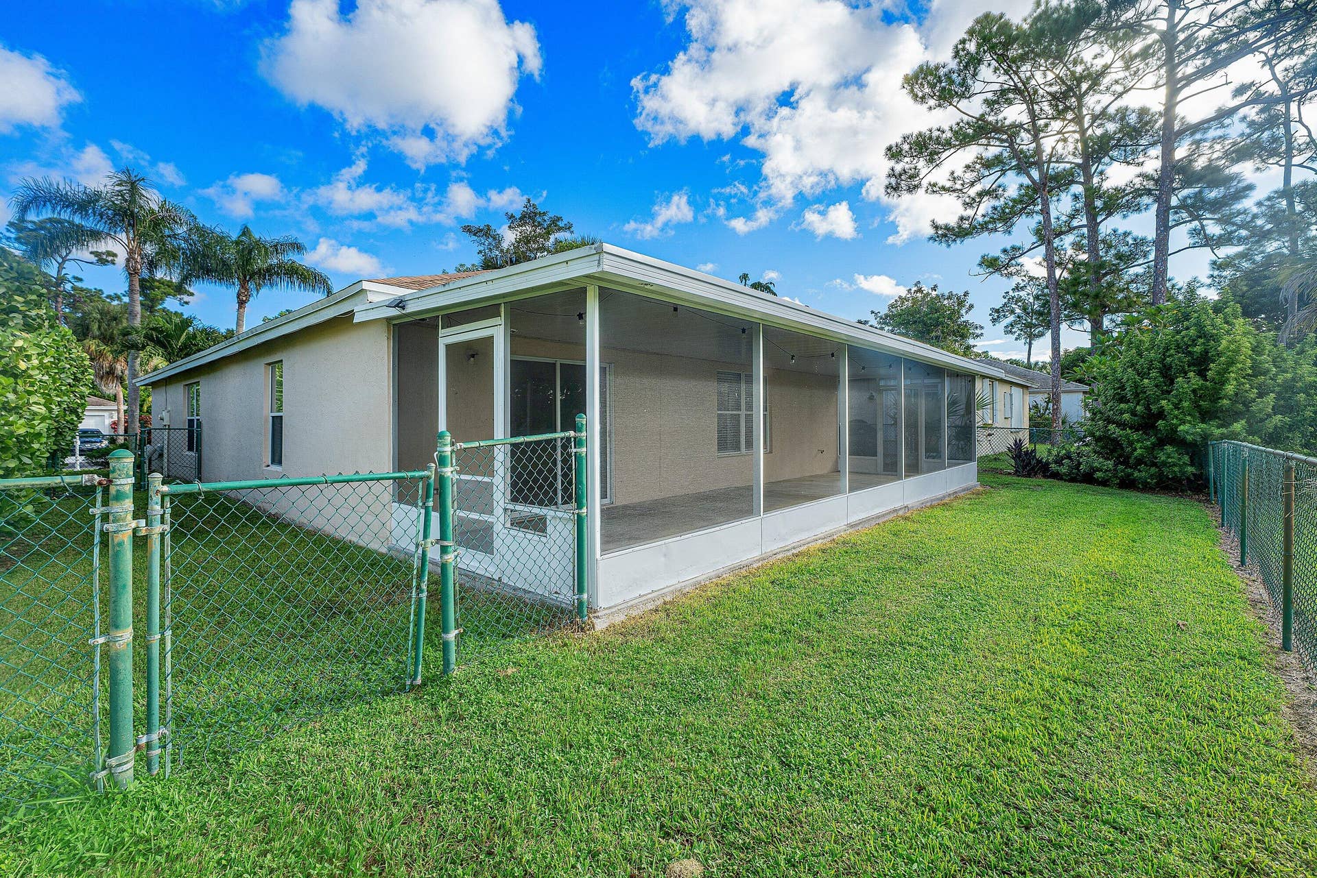 5427 Club Circle, Haverhill, FL 33415 025-5427ClubCircle-Haverhill-FL-33415-SM