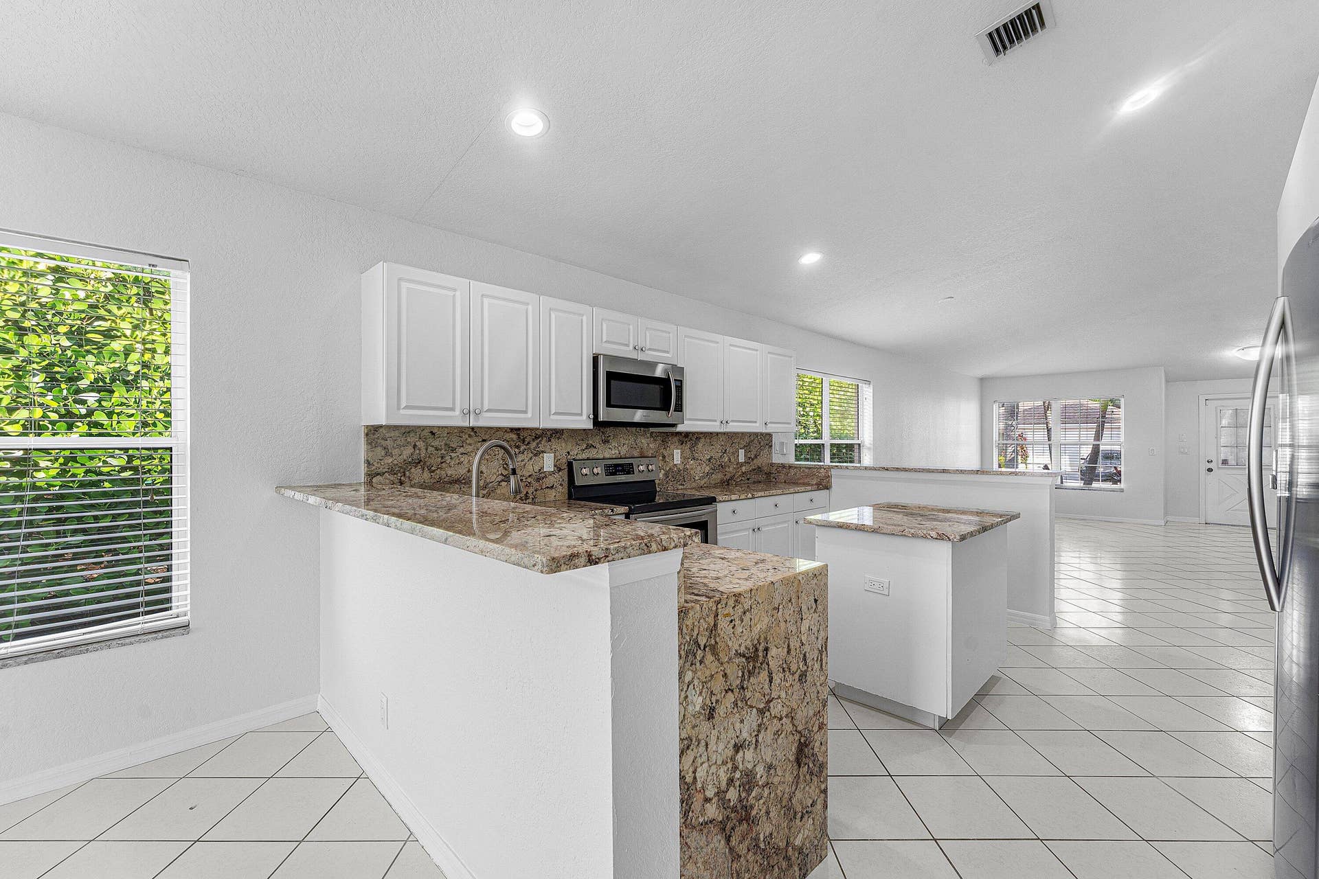 5427 Club Circle, Haverhill, FL 33415 010-5427ClubCircle-Haverhill-FL-33415-SM