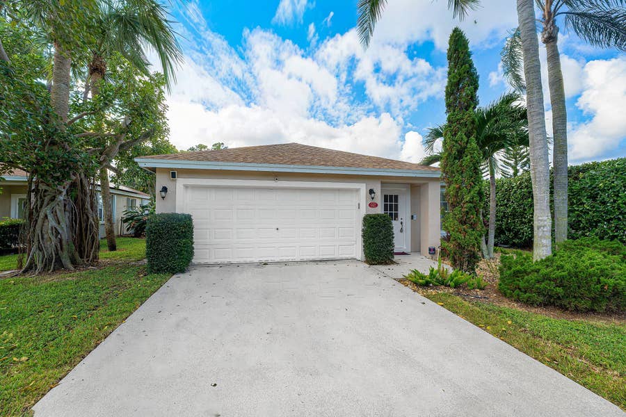Property photo for 5427 Club Circle, Haverhill, FL
