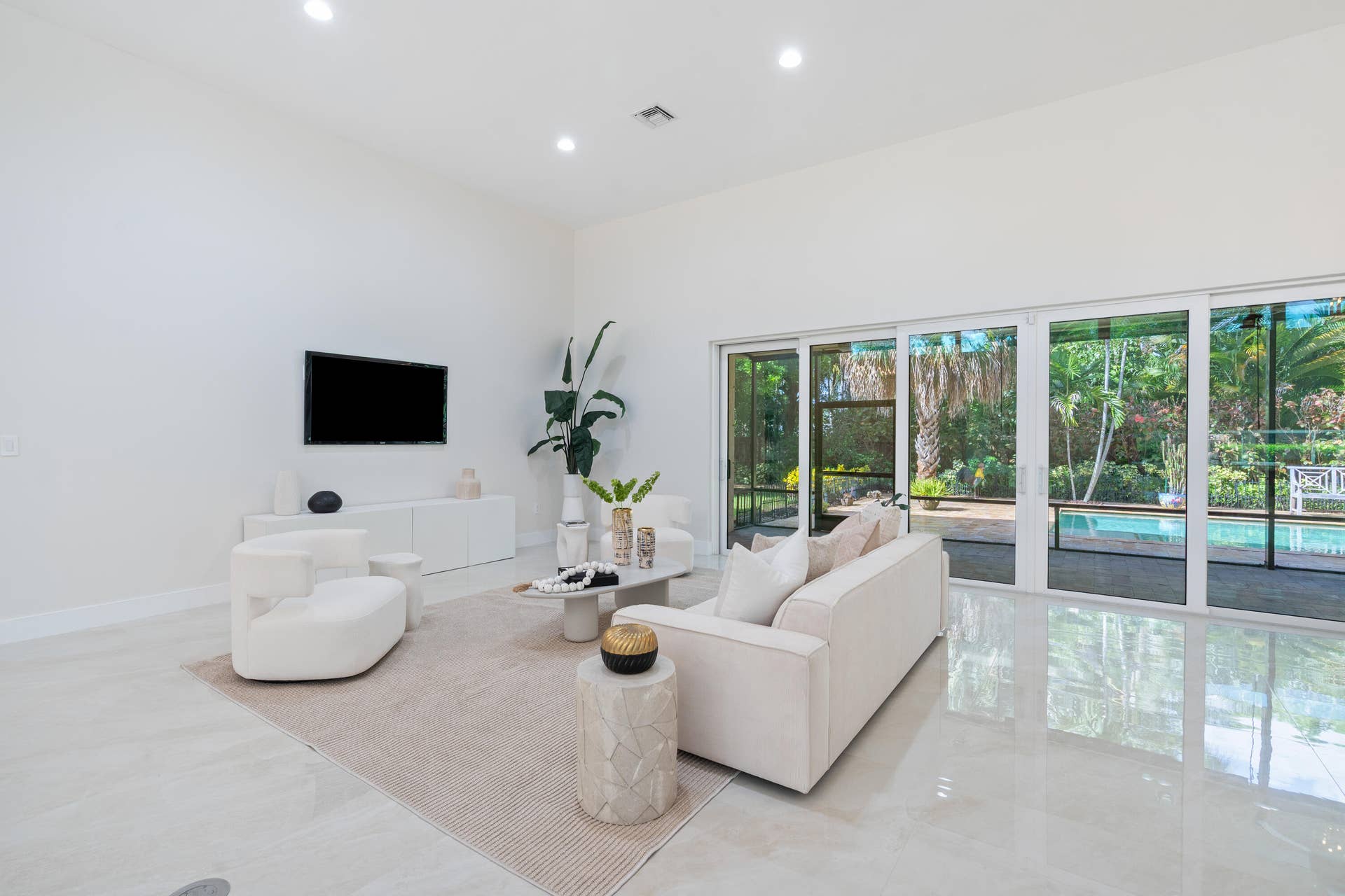 2701 NE 2ND Avenue, Wilton Manors, FL 33334 01-2701 NE 2nd Ave Wilton Manros, FL-107