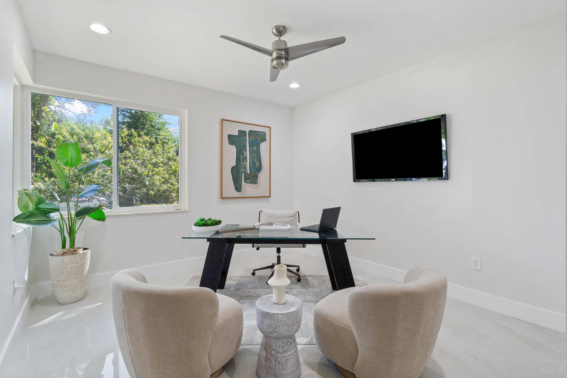 2701 NE 2ND Avenue, Wilton Manors, FL 33334 21-2701 NE 2nd Ave Wilton Manros, FL-123