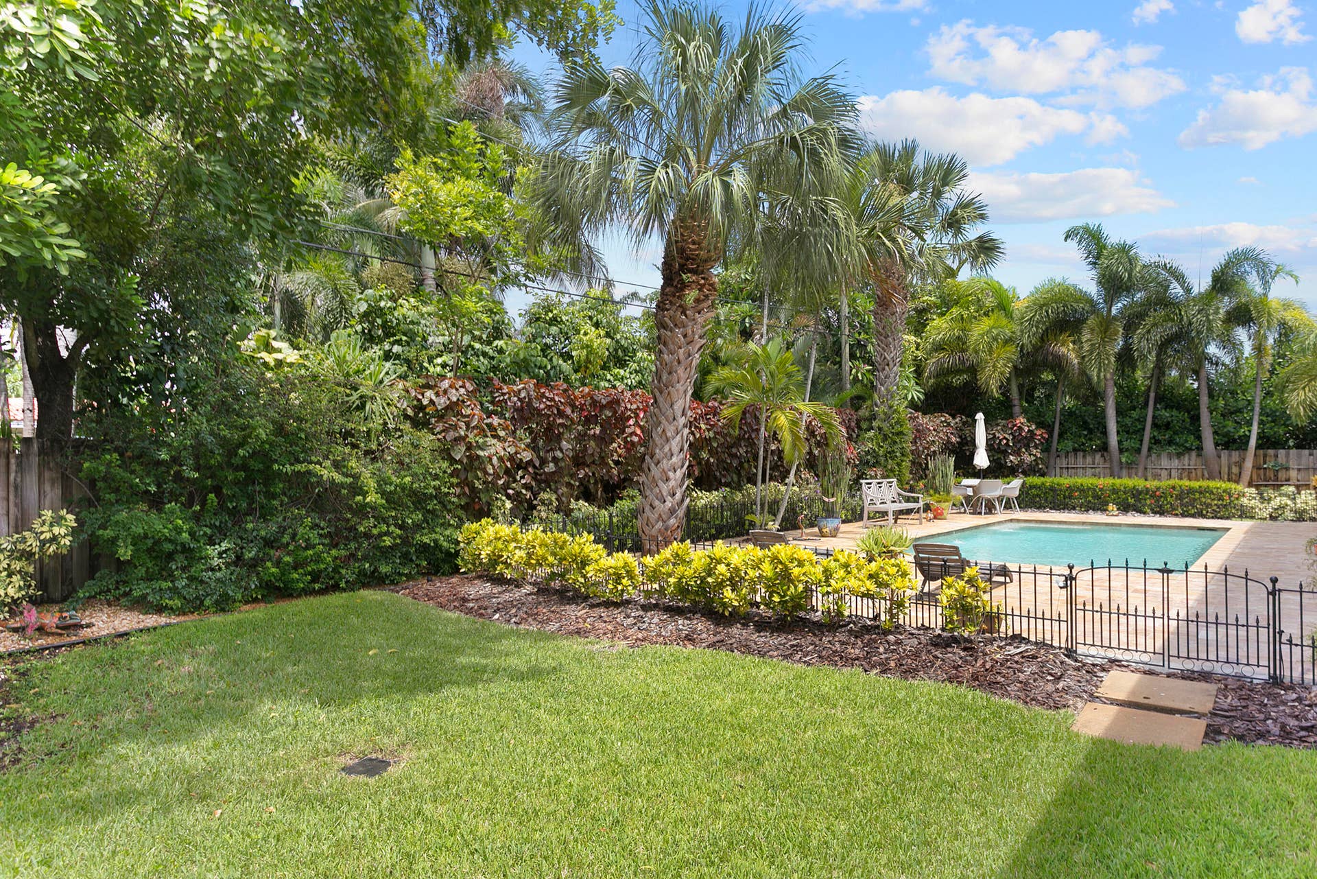 2701 NE 2ND Avenue, Wilton Manors, FL 33334 Pool