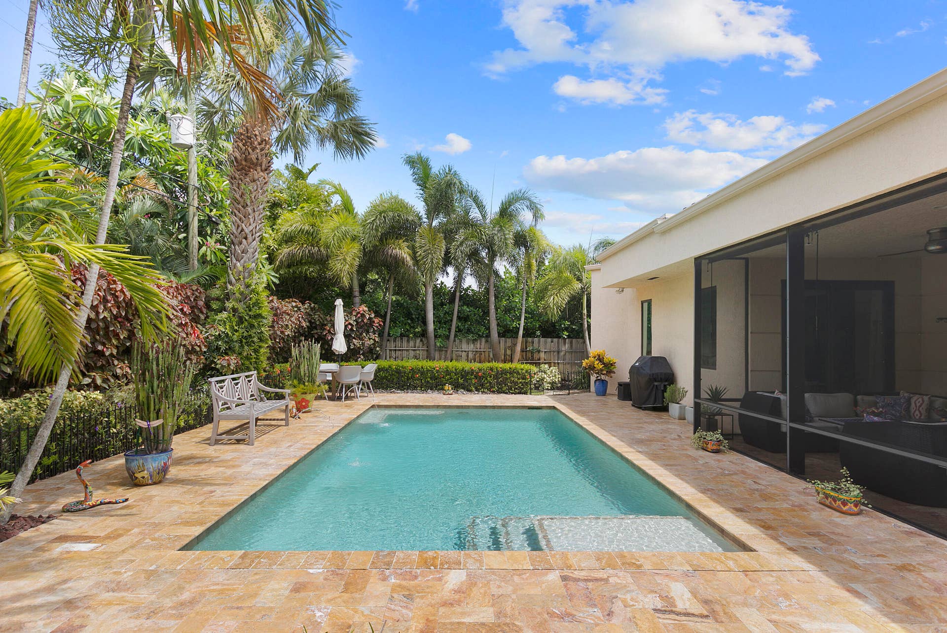 2701 NE 2ND Avenue, Wilton Manors, FL 33334 Pool