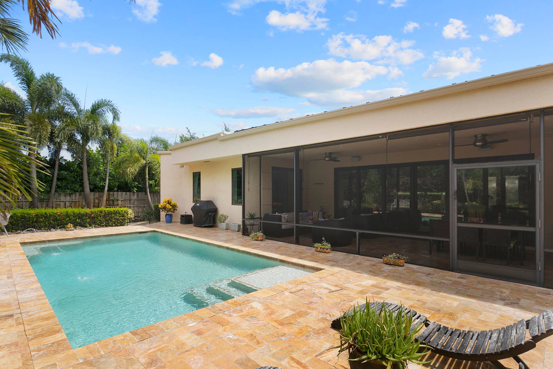 2701 NE 2ND Avenue, Wilton Manors, FL 33334 Pool