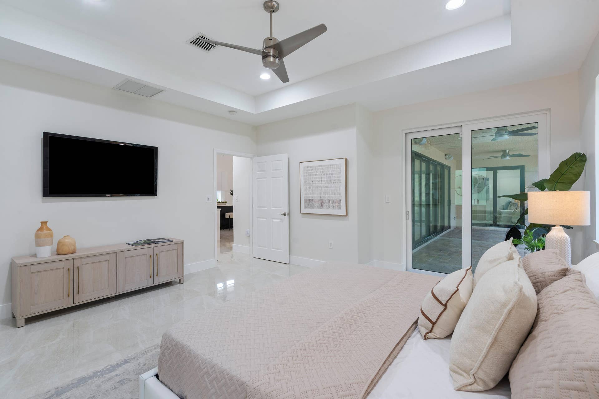 2701 NE 2ND Avenue, Wilton Manors, FL 33334 14-2701 NE 2nd Ave Wilton Manros, FL-102