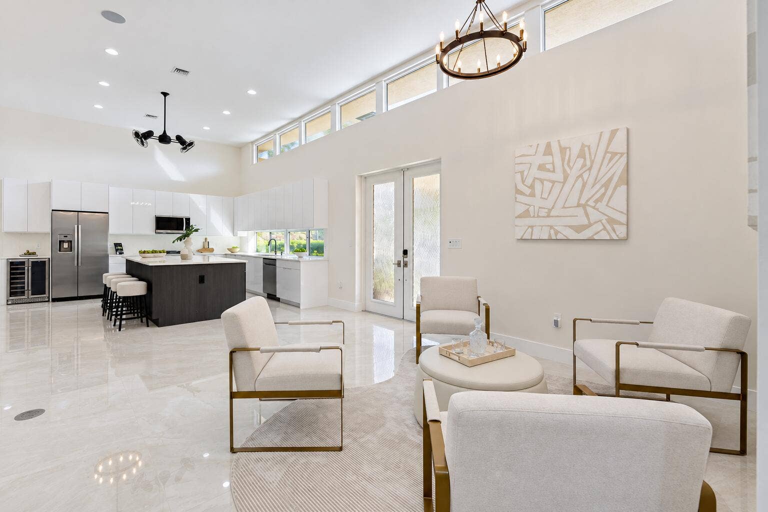 2701 NE 2ND Avenue, Wilton Manors, FL 33334 Luxurious Sunlit Modern Open-Plan Interi