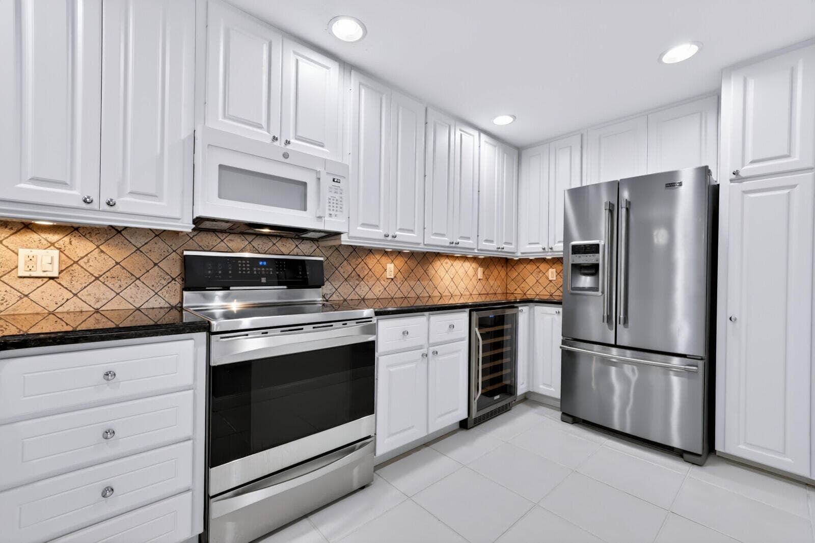 3846 Greenway Drive, Jupiter, FL 33458 Kitchen