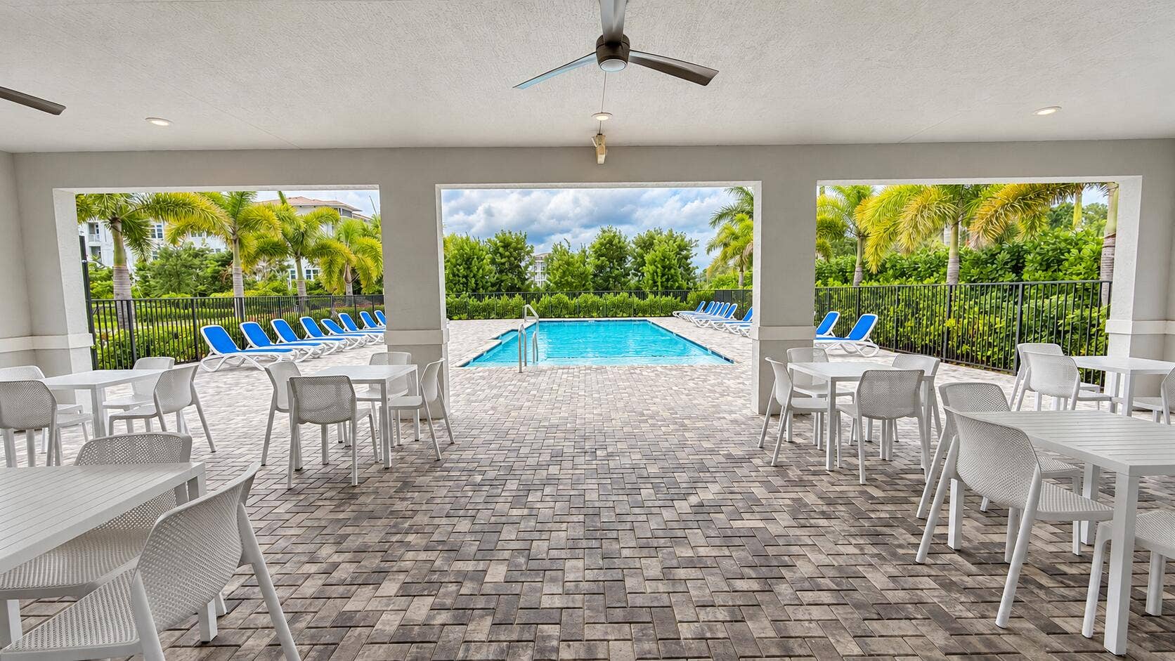 636 SE Lake Falls Street, Port St Lucie, FL 34984 Piscina_y_Clubhouse_07