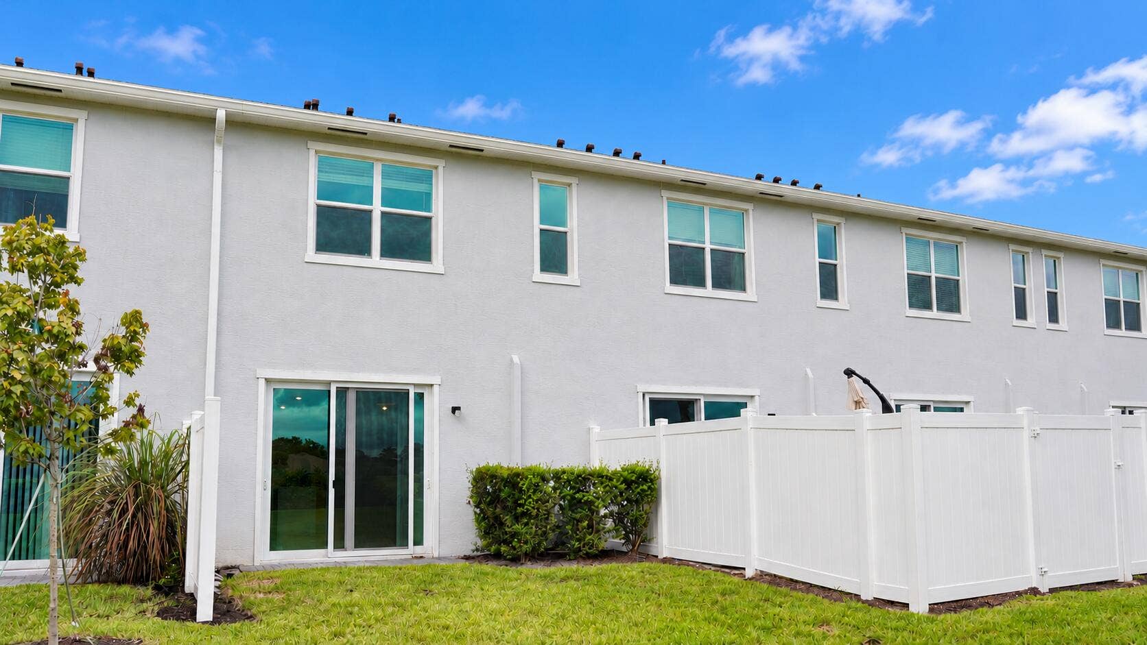 636 SE Lake Falls Street, Port St Lucie, FL 34984 Back