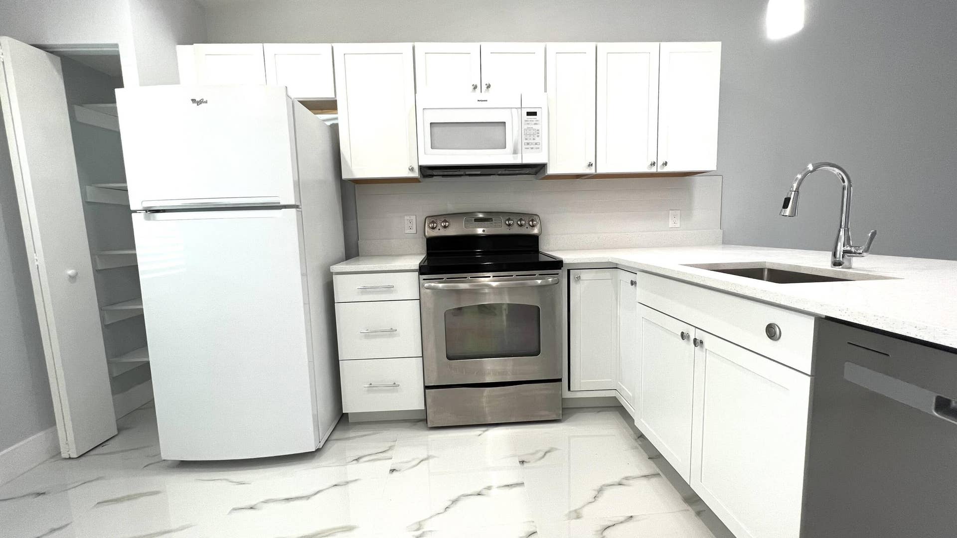 8743 RHEIMS Road, #B, Boca Raton, Boca Raton, FL 33496 Kitchen