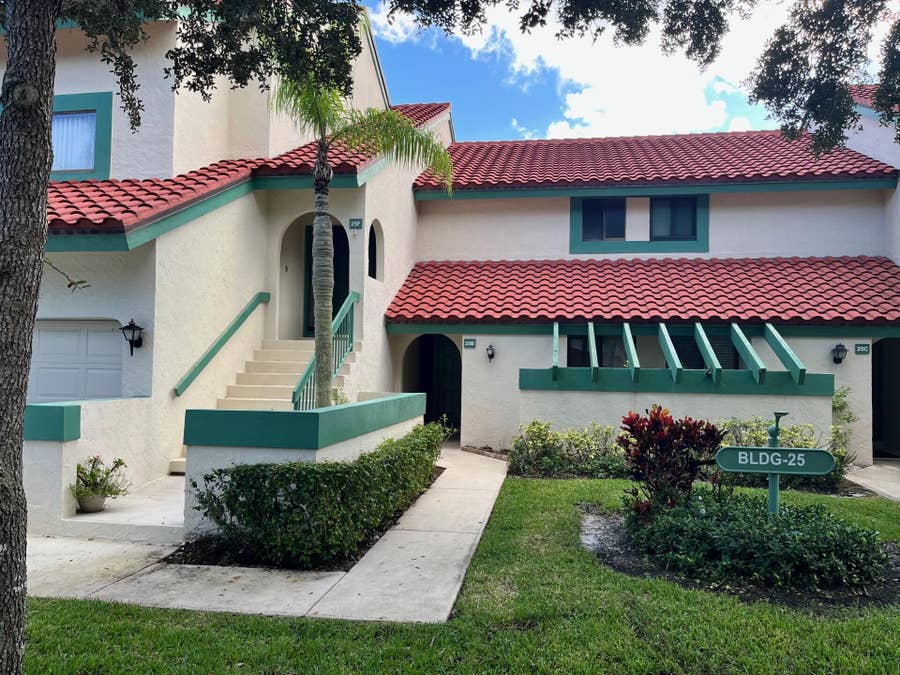 Property photo for 25 Lexington Lane W, #B, Palm Beach Gardens, FL