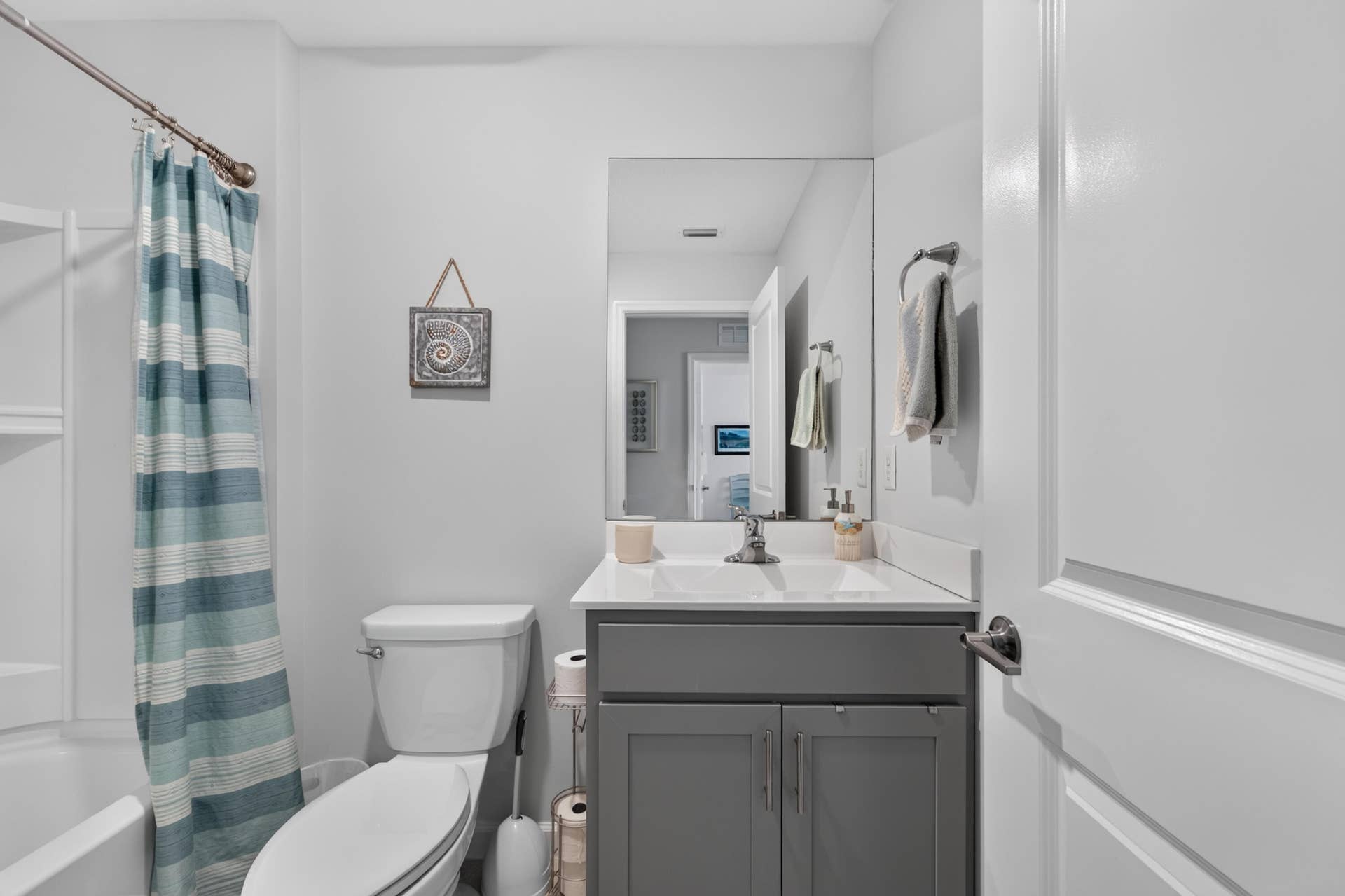 2016 Sugar Maple Drive, Riviera Beach, FL 33410 2nd Bathroom