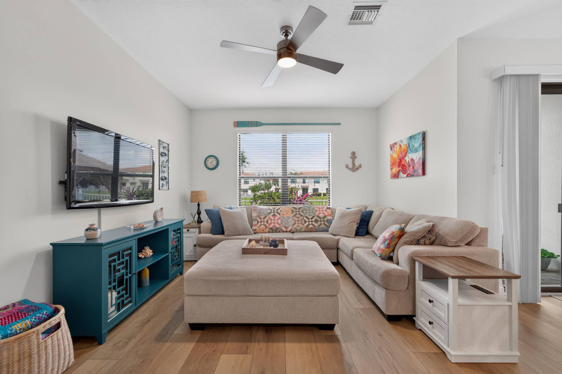 2016 Sugar Maple Drive, Riviera Beach, FL 33410 Living Room