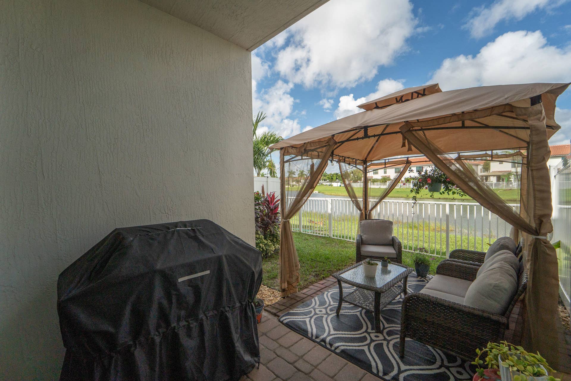 2016 Sugar Maple Drive, Riviera Beach, FL 33410 Lanai Lake