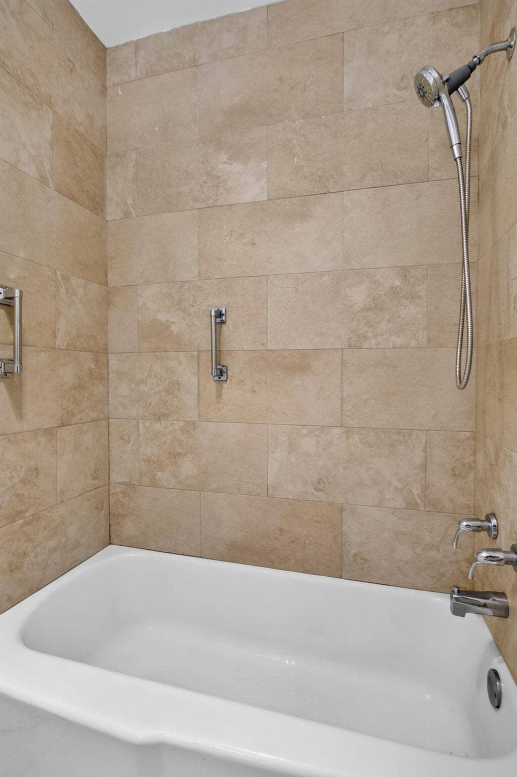 901 Pine Drive, #9, Pompano Beach, FL 33060 30-web-or-mls-901-28